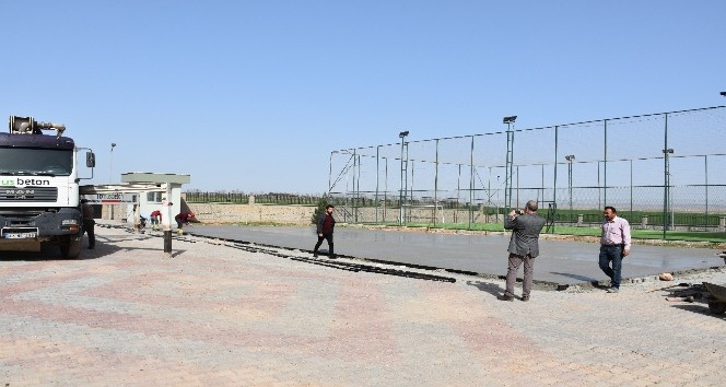 Nusaybin’de okullarda spor alanı ve boyama çalışmaları başladı