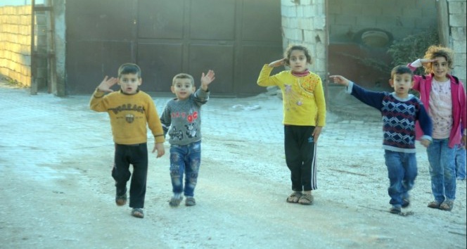 Teröristlerden kurtulan Afrinli çocuklar artık daha mutlu