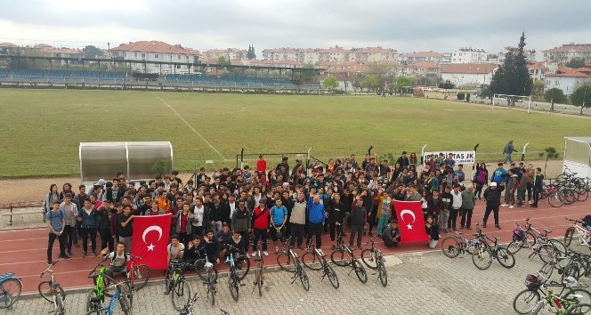 Öğrenciler Çanakkale Şehitleri için pedal çevirdi