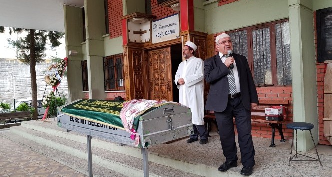 Umrede vefat eden emekli öğretmen Havran’da defnedildi