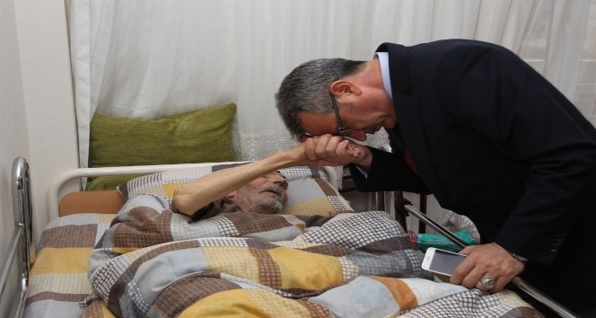 Başkan Köşker, evde tedavi gören hastaları ziyaret etti