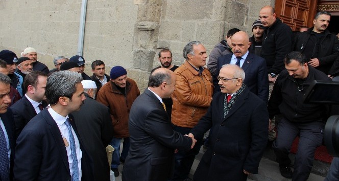 Kalkınma Bakanı Lütfi Elvan: &quot;Sivil vatandaşın kılına dokunulmaması konusunda her türlü hassasiyeti Mehmetçiğimiz gösterdi&quot;