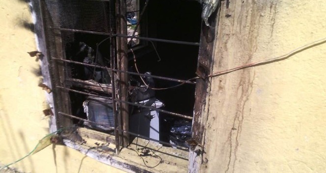 Nurdağı’nda televizyon evi yaktı
