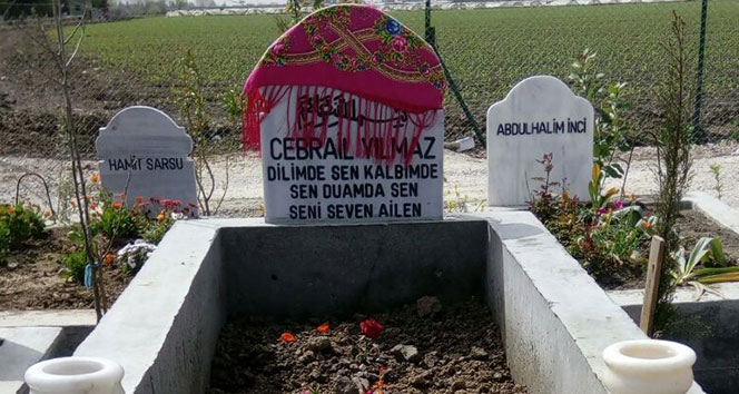 Öldürülen sevgilisine mezar yaptırdı
