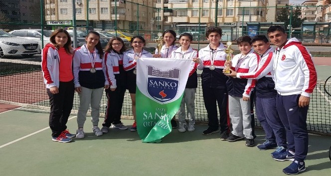 SANKO Okulları Yıldız Kız Ve Yıldız Erkek Tenis Takımları İl İkincisi