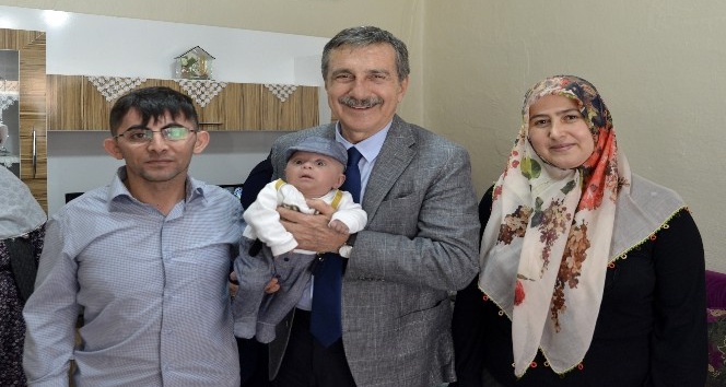 Başkan Ataç ‘Hoş Geldin Bebek’ ziyaretlerini sürdürüyor