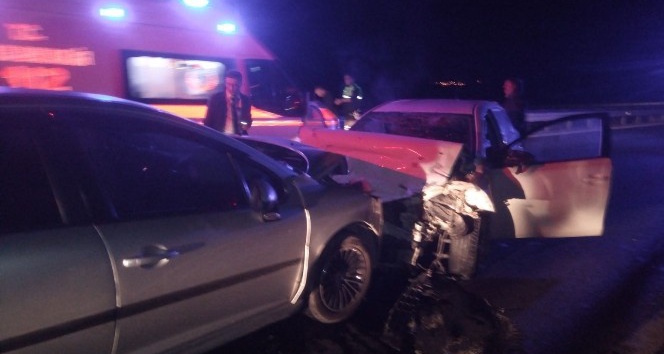 Akhisar’da trafik kazası: 2 ölü, 1 yaralı