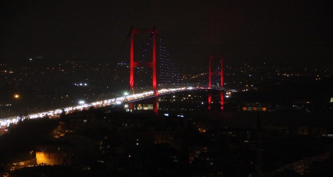 İstanbul karanlığa büründü