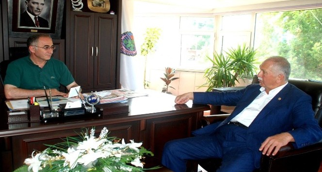 Rüşvet iddiasıyla iki kişi tutuklandı