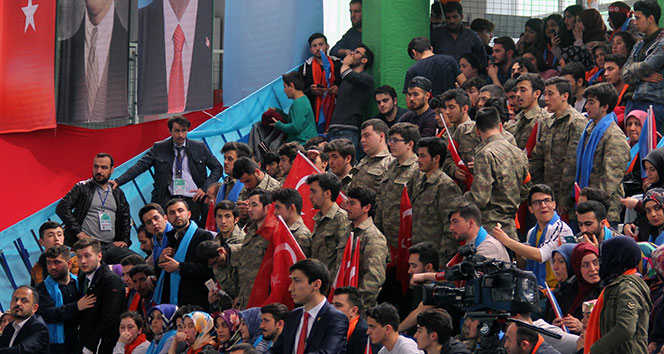 Cumhurbaşkanı Erdoğan'ı Giresun'da askeri kamuflaj ve asker selamıyla karşıladılar