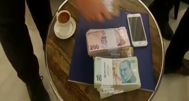 İstanbul Vergi dairesinde görevli bir müfettiş rüşvet alırken suçüstü yakalandı
