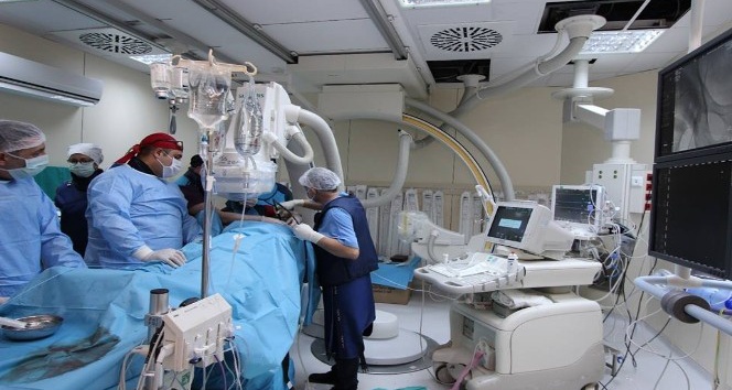Hastanede ilk kapalı yöntemle kalp deliği kapama operasyonu yapıldı