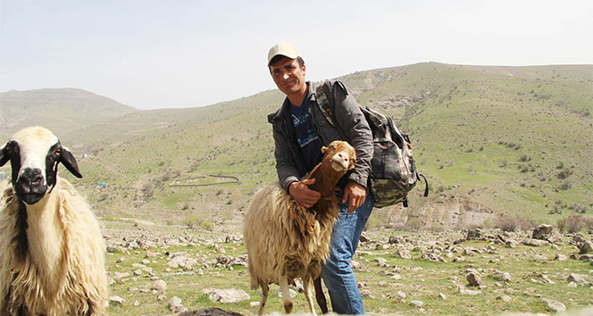 Sosyal medyada dikkat çeken çoban, İHA&#039;ya konuştu