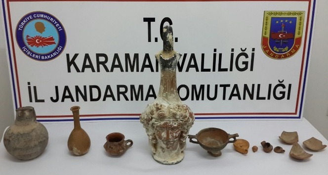 Karaman’da durdurulan otomobilde tarihi eser ele geçirildi