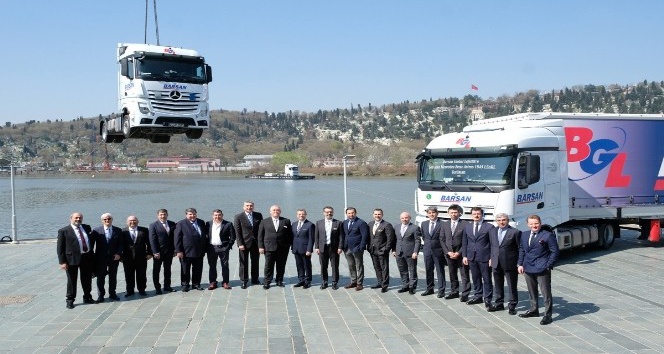 Mercedes-Benz Türk’ten 500 adetlik kamyon teslimatı