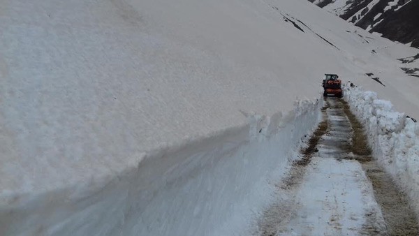 Rize’de kar nedeniyle kapalı yayla yolları açılıyor