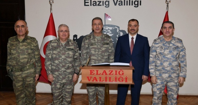 Hulusi Akar'dan sürpriz ziyaret