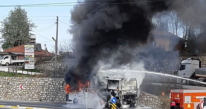 Düzce’de yolcu otobüsü yandı