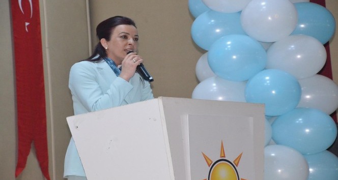 Bakan Yılmaz, Sinop’ta partisinin kadın kolları kongresine katıldı