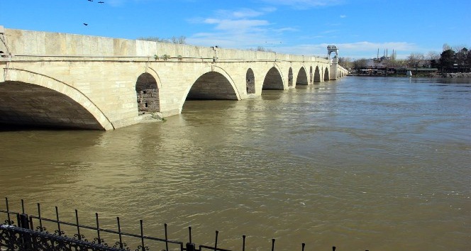 Edirne’de Tunca ve Meriç Nehirlerinde debi düşüşü devam ediyor