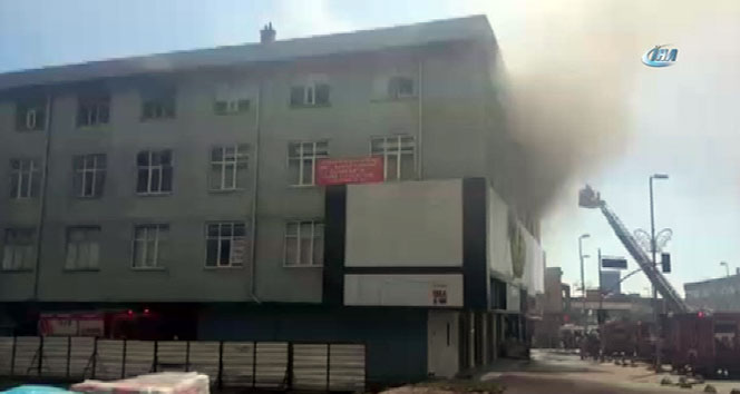Gaziosmanpaşa&#039;da ayakkabı atölyesinde yangın
