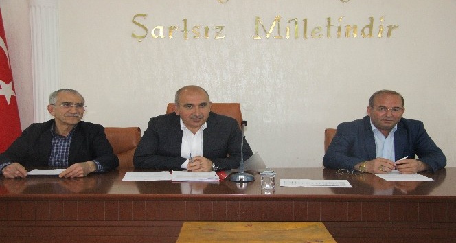Belediye meclisinde komisyon üyeleri seçildi