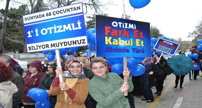 Otizmi yürüyüşle hatırlattılar