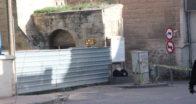Kaldırımdaki şüpheli çantadan ayakkabı ve elbise çıktı
