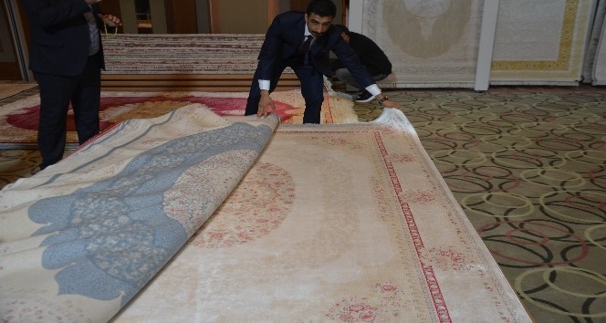 Dilek halı bünyesinde açtığı Diora halıyı tanıttı