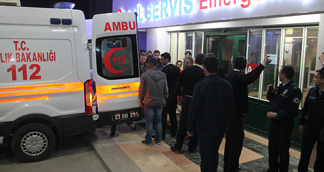 Tunceli&#039;de teröristlerle sıcak temas: 1 asker yaralı