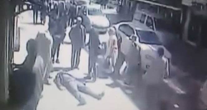 Caddede yürürken yediği dürüm sonu oldu