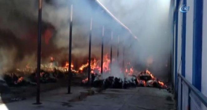 Diyarbakır&#039;da kağıt ambalaj fabrikasında yangın