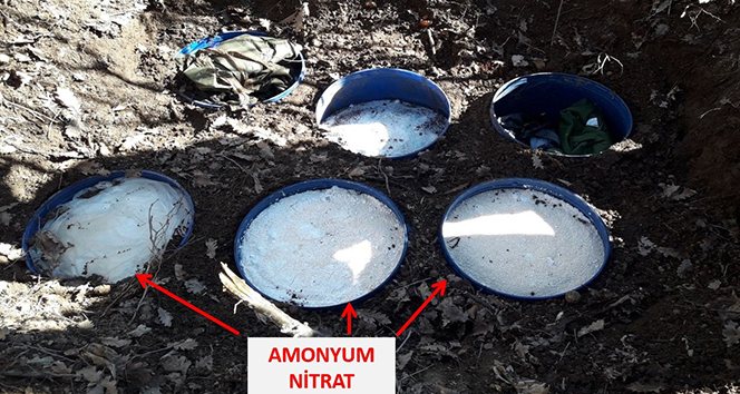 Bitlis’te 5 sığınak içinde toprağa gömülü bin kilo amonyum nitrat ele geçirildi