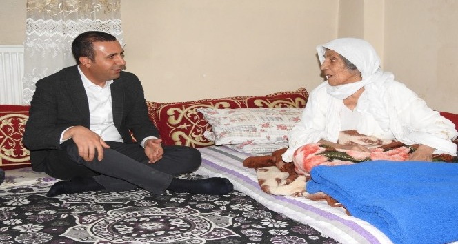Başkan Bedirhanoğlu, ev ziyaretlerinde vatandaşlarla bir araya geldi