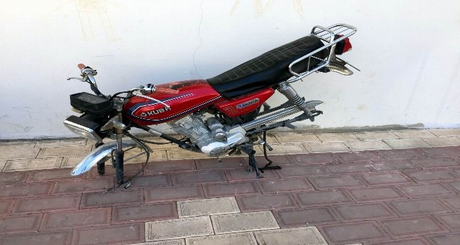 Motosikletin jantları ile tekerlekleri çalındı