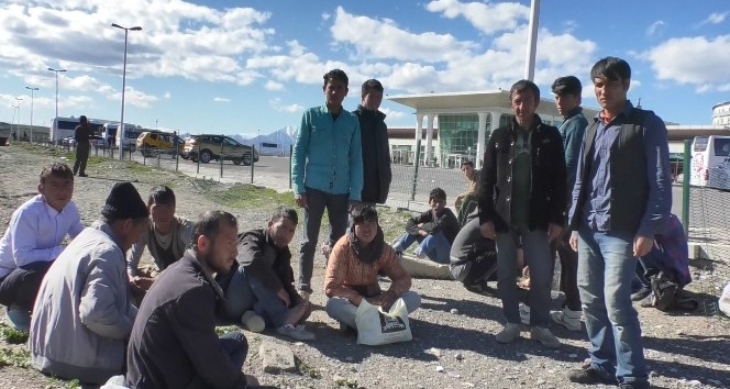 Afganistan ve Pakistanlı göçmenler Türkiye’ye giriş serüvenini anlattı