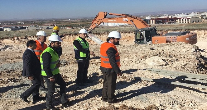 Rektör Akgül, yatırımları inceledi