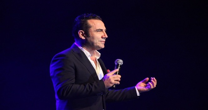 Bostancı Gösteri Merkezi’nde 15’inci kez Ferhat Göçer rüzgarı esti