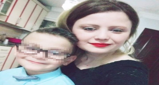 Boşandığı eşini sokak ortasında başından vurup intihara teşebbüs etti