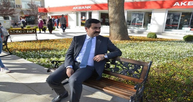 Belediye Başkanı Yaşar Bahçeci: &quot;Kırşehir, hizmeti örnek alan değil örnek bir şehir&quot;