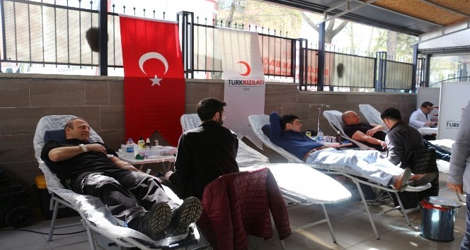 Emniyetten kan bağışı