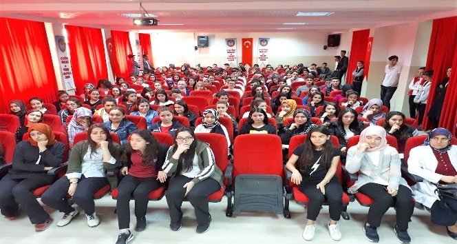Kadirli’de "İş Arama Becerileri Geliştirme Semineri"