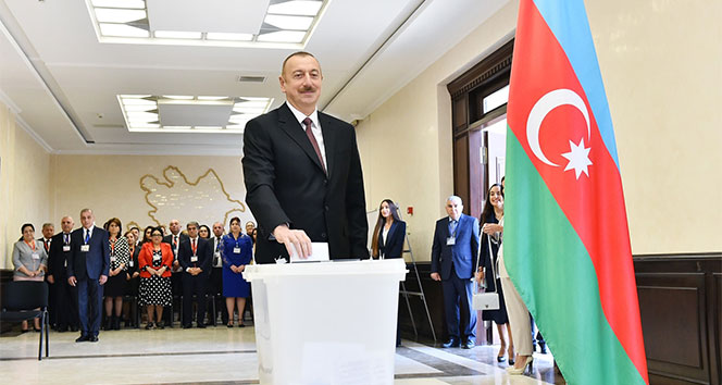 Azerbaycan Cumhurbaşkanı Aliyev oyunu kullandı