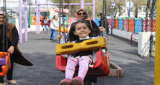 ‘Çocuk parklarına güvenlik kamerası’ kampanyasına Çankırı’dan destek