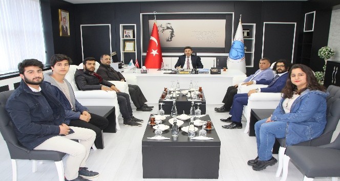 Yapı Topluluğu Rektör Karacoşkun ile bir araya geldi
