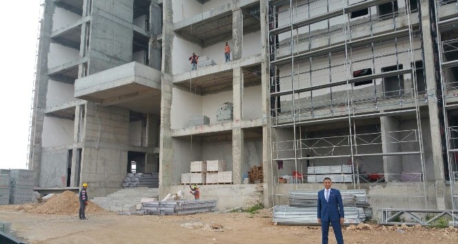 Erdemli Belediyesi’nin her katına avukat odası yapılıyor