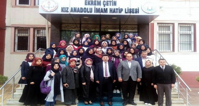 Rektör Karacoşkun öğrencilerle bir araya geldi
