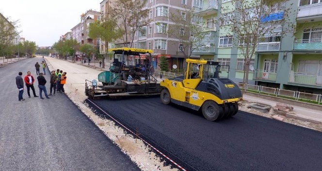 Kırşehir’de asfaltlama çalışmaları devam ediyor