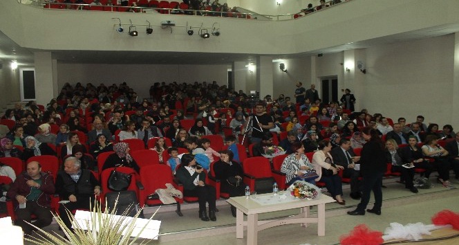 12 yaşında kişisel resitalini verdi