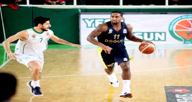 Tahincioğlu Basketbol Süper Ligi: Yeşilgiresun Belediyespor: 70 - Fenerbahçe Doğuş: 93